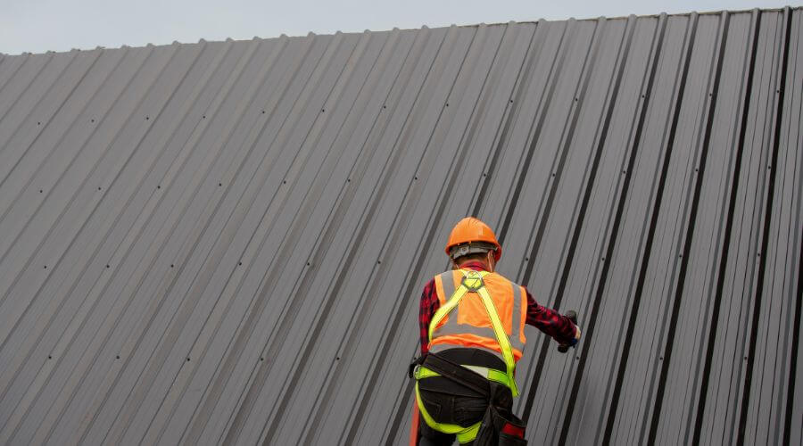 Professional gutter cleaning in Eastport, ID